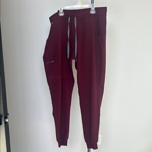 Figs Women's Jogger Scrub Pants - Burgundy